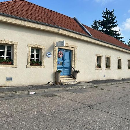 Monpe Apartmanik S Atmosferou Komárno Zewnętrze zdjęcie