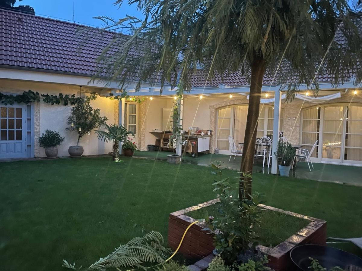 Monpe Apartmanik S Atmosferou Komárno Zewnętrze zdjęcie
